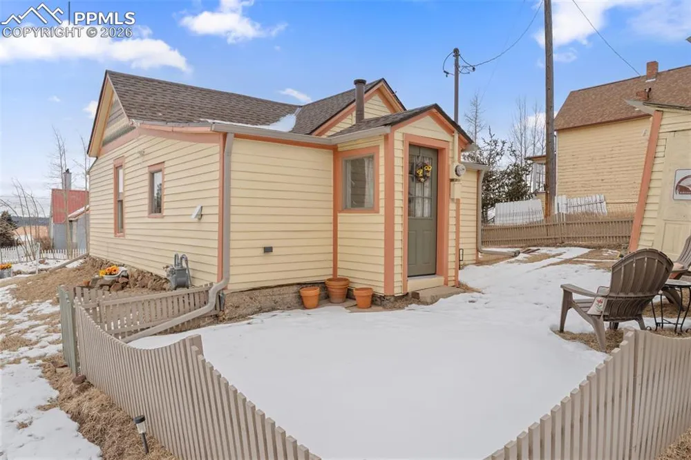 331 E Golden Avenue Cripple Creek, CO 80813