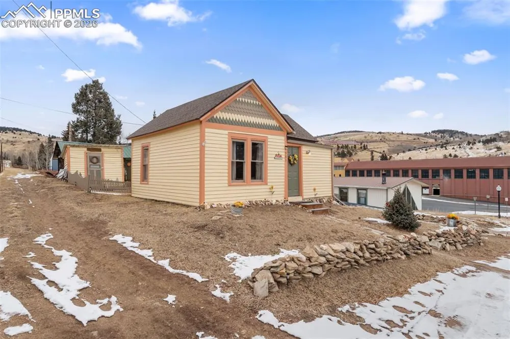 331 E Golden Avenue Cripple Creek, CO 80813