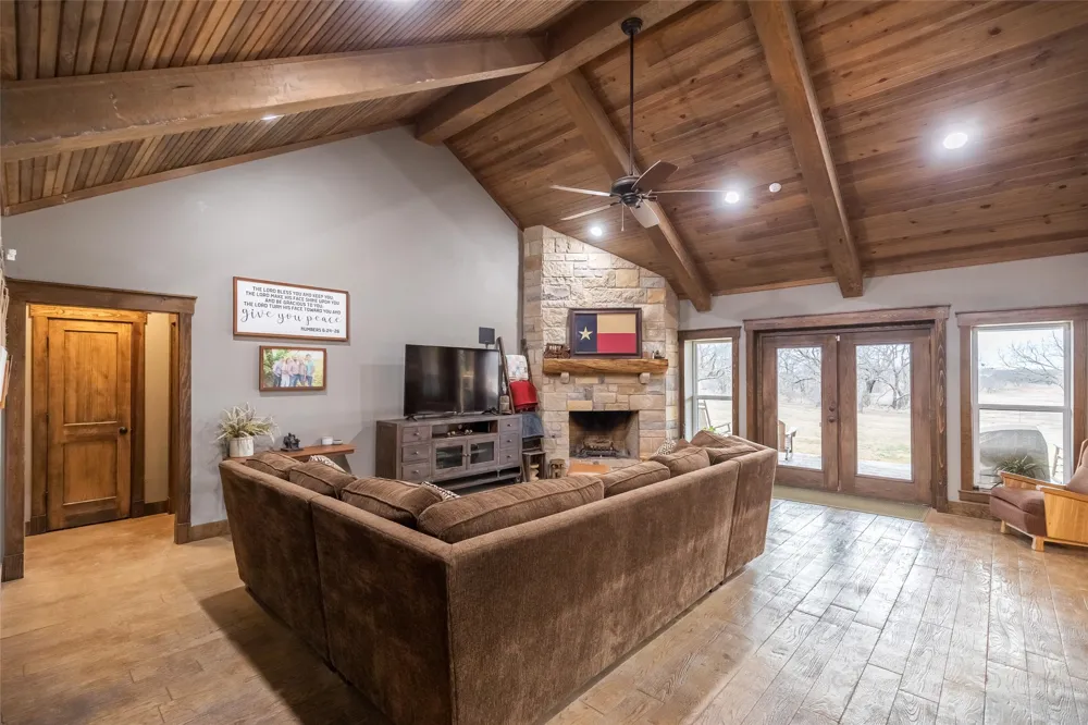 1342 Fm-382 Ovalo, TX 79541