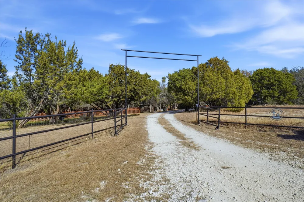 4045 Jimmy Houston Way Bluff Dale, TX 76433