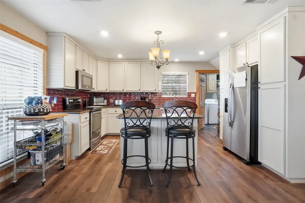4045 Jimmy Houston Way Bluff Dale, TX 76433