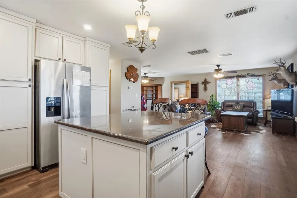4045 Jimmy Houston Way Bluff Dale, TX 76433