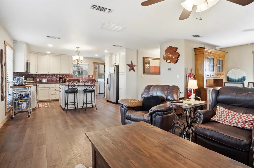 4045 Jimmy Houston Way Bluff Dale, TX 76433