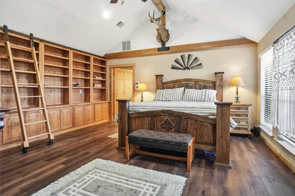 4045 Jimmy Houston Way Bluff Dale, TX 76433