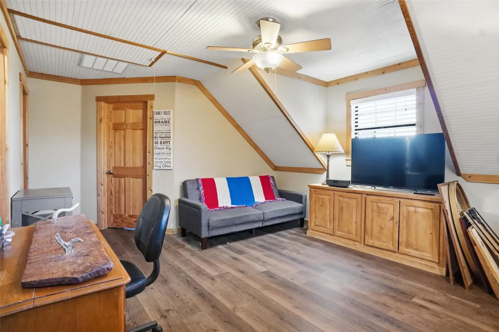 4045 Jimmy Houston Way Bluff Dale, TX 76433