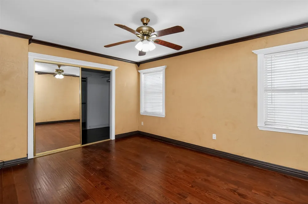135 Lakeview Drive Runaway Bay, TX 76426