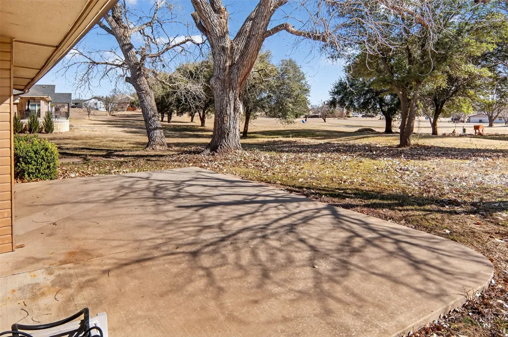 135 Lakeview Drive Runaway Bay, TX 76426