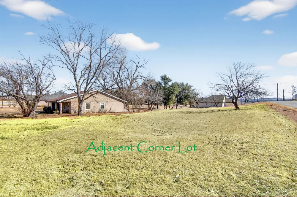 135 Lakeview Drive Runaway Bay, TX 76426