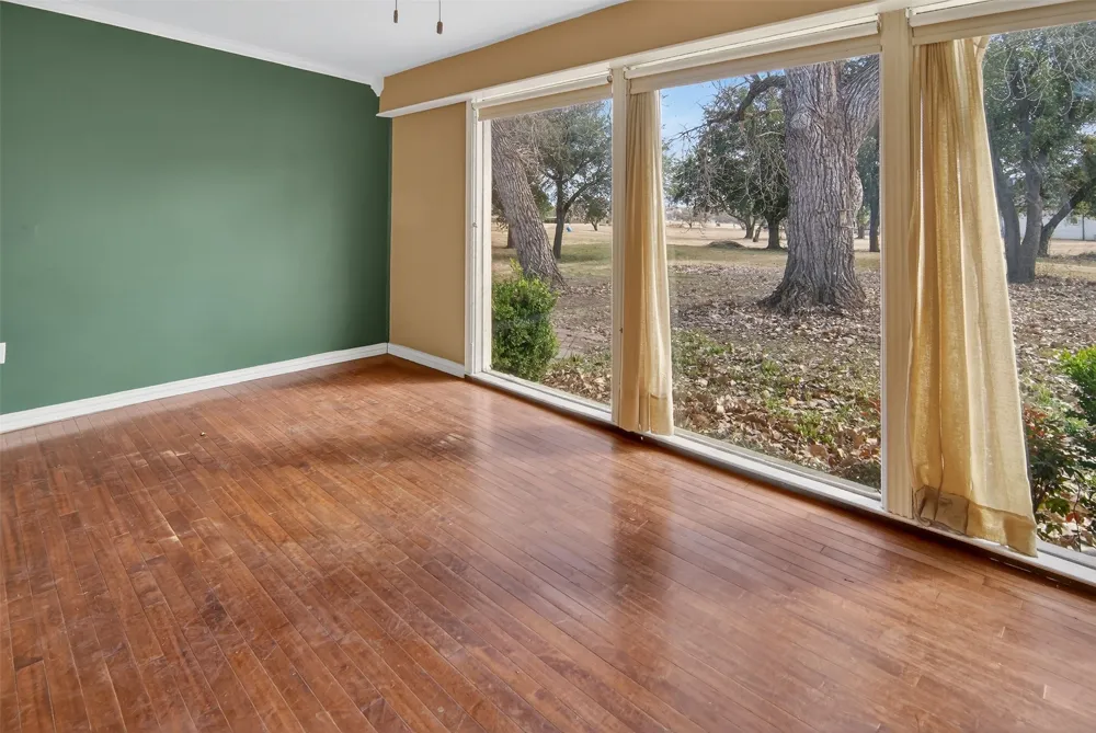 135 Lakeview Drive Runaway Bay, TX 76426