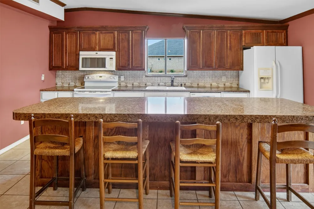 135 Lakeview Drive Runaway Bay, TX 76426