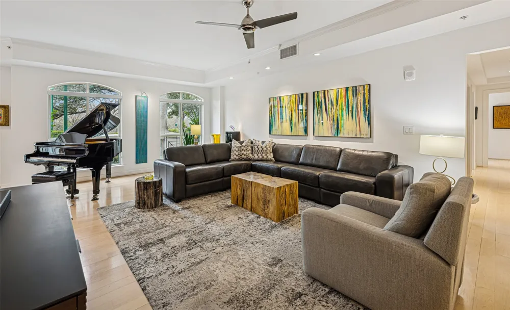 3401 Lee Parkway #105