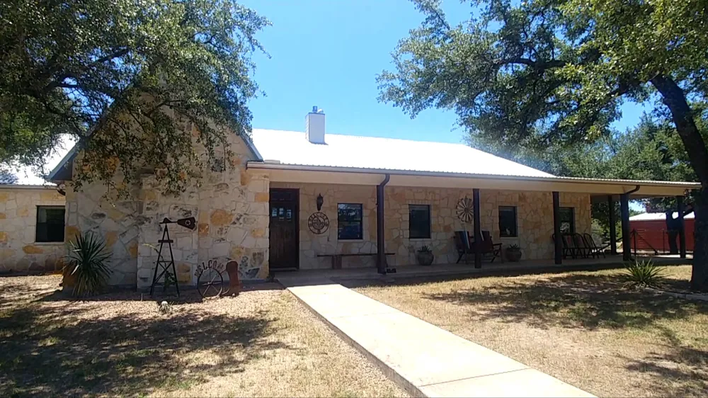 6101 CR 208 Lampasas, TX 76550