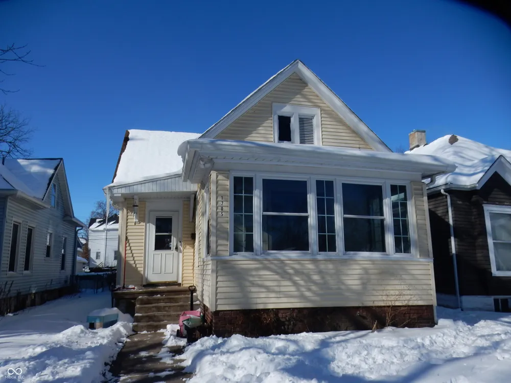 1205 S 8th Street Terre Haute, IN 47802