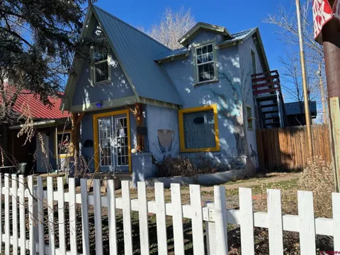 318 E Main St