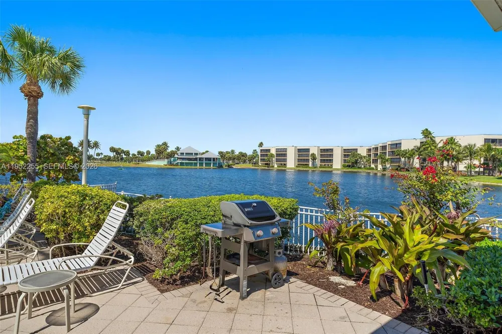 5800 NE Island Cove Way #2207 Hutchinson Island, FL 34996