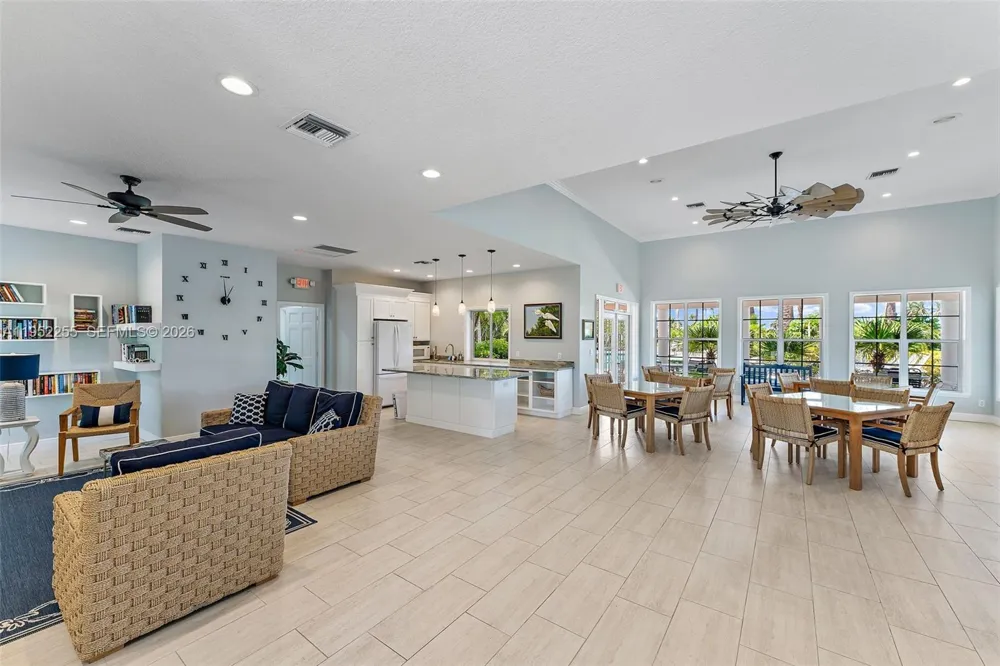 5800 NE Island Cove Way #2207 Hutchinson Island, FL 34996