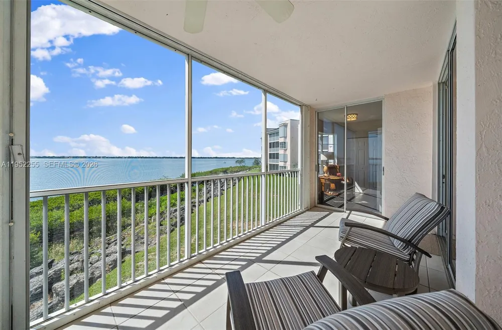 5800 NE Island Cove Way #2207 Hutchinson Island, FL 34996