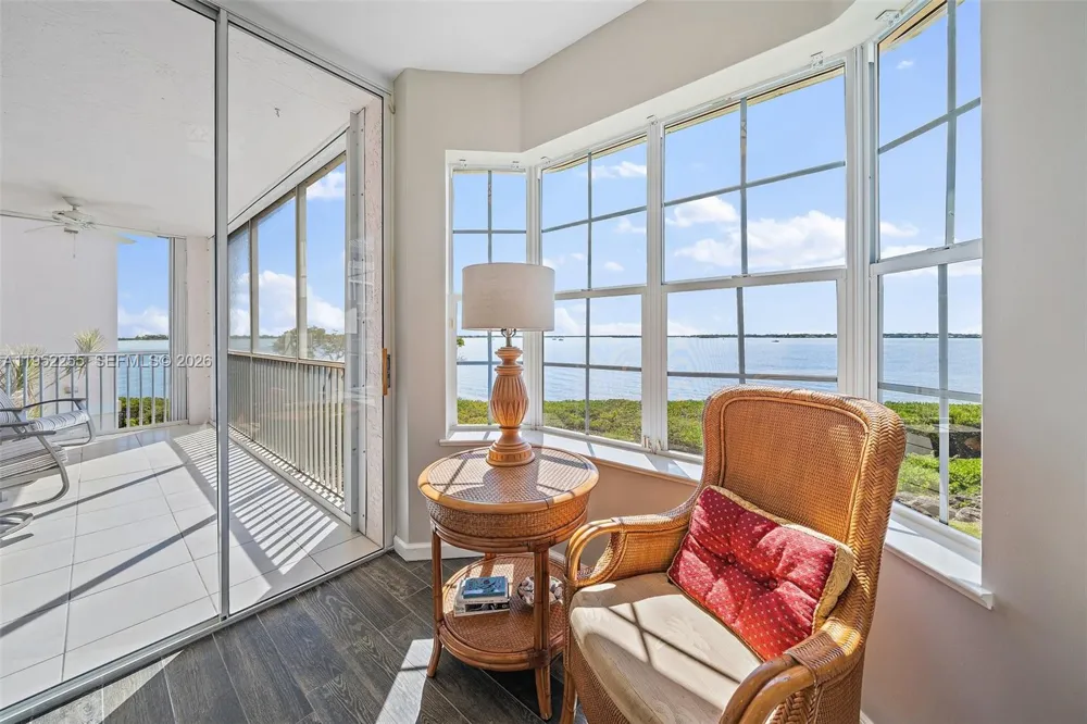 5800 NE Island Cove Way #2207 Hutchinson Island, FL 34996