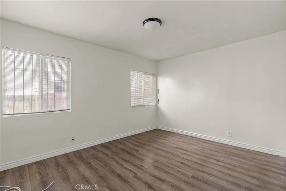 154 E 82nd Place Los Angeles, CA 90003