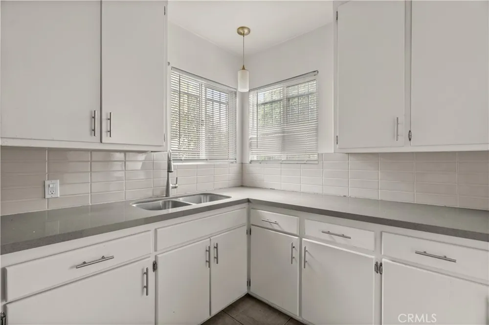 154 E 82nd Place Los Angeles, CA 90003