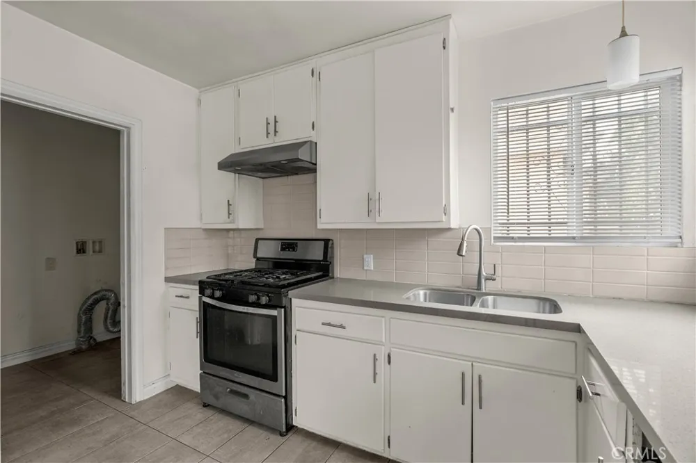 154 E 82nd Place Los Angeles, CA 90003