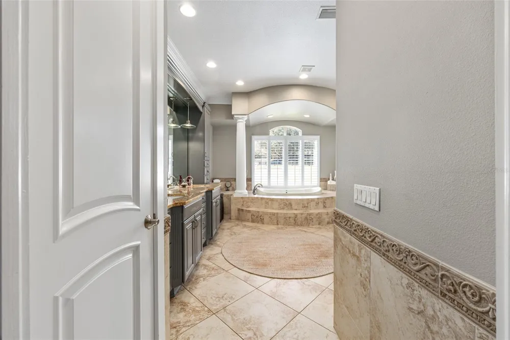 9389 SW 14TH AVENUE ocala, FL 34476