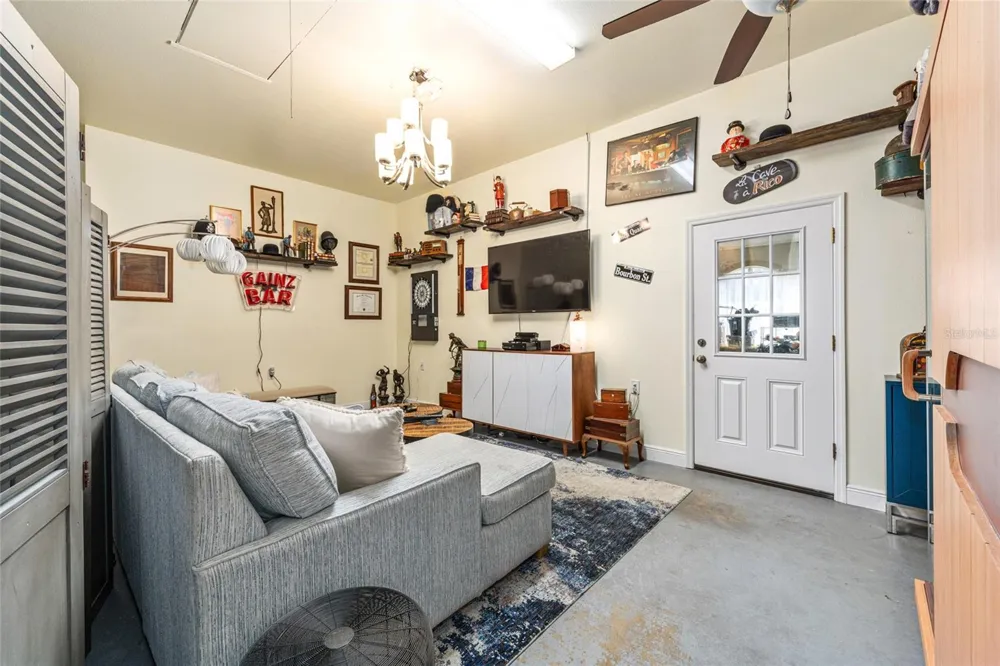 9389 SW 14TH AVENUE ocala, FL 34476