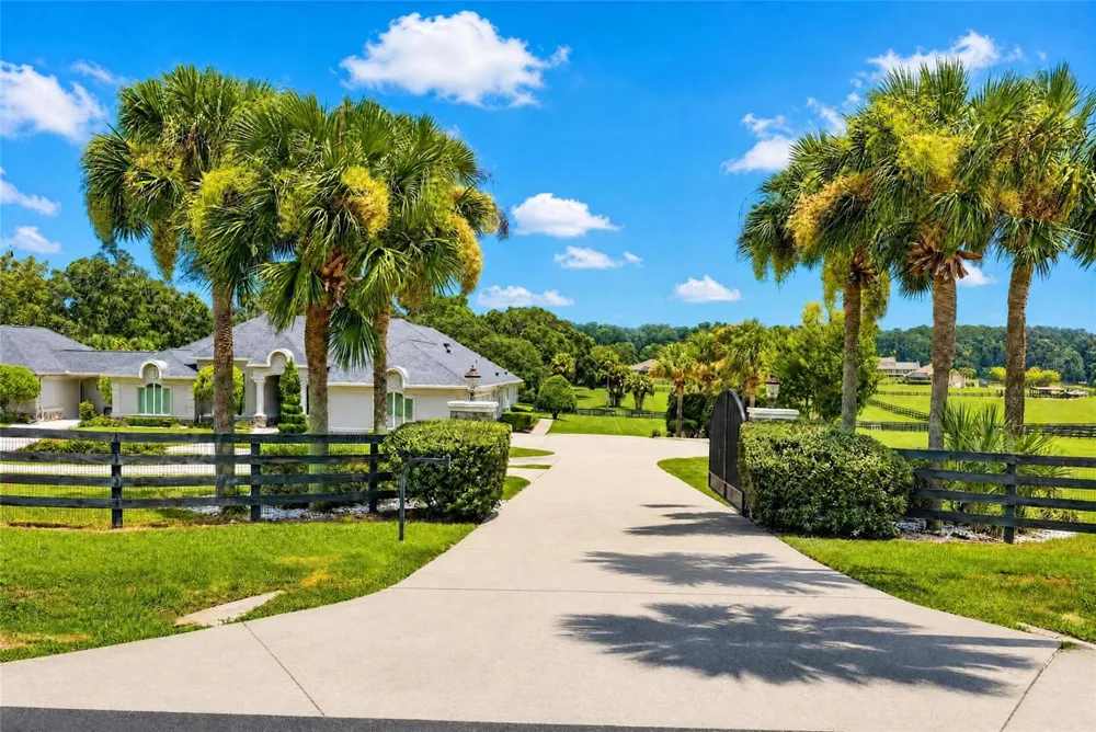 9389 SW 14TH AVENUE ocala, FL 34476