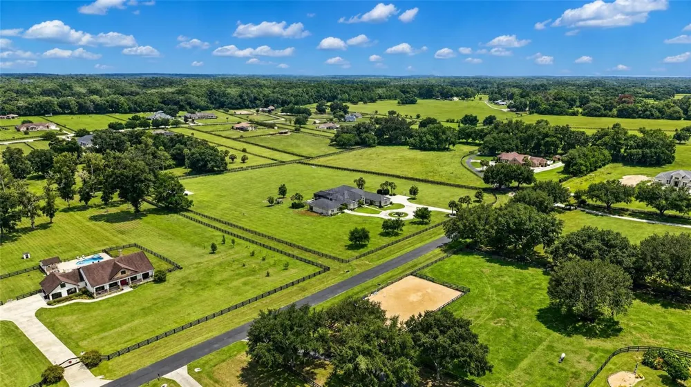 9389 SW 14TH AVENUE ocala, FL 34476