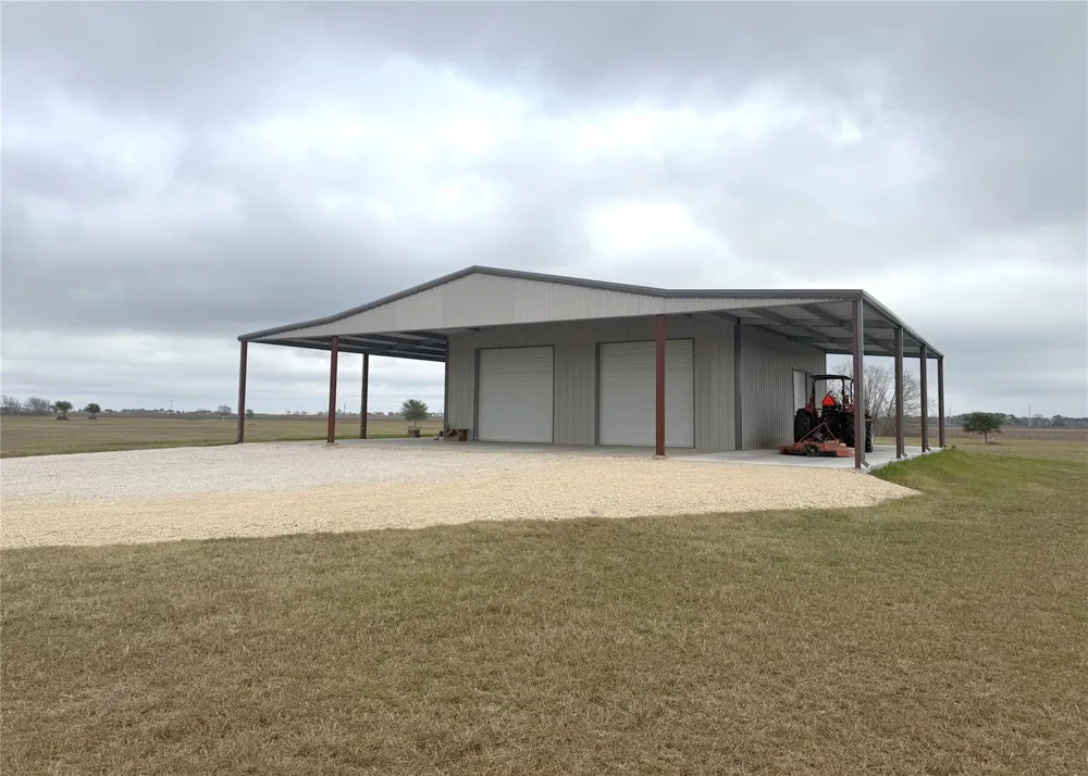 323 Prairie Switch Road El Campo, TX 77437