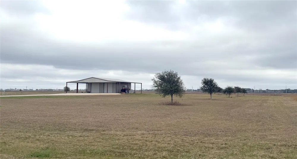 323 Prairie Switch Road El Campo, TX 77437
