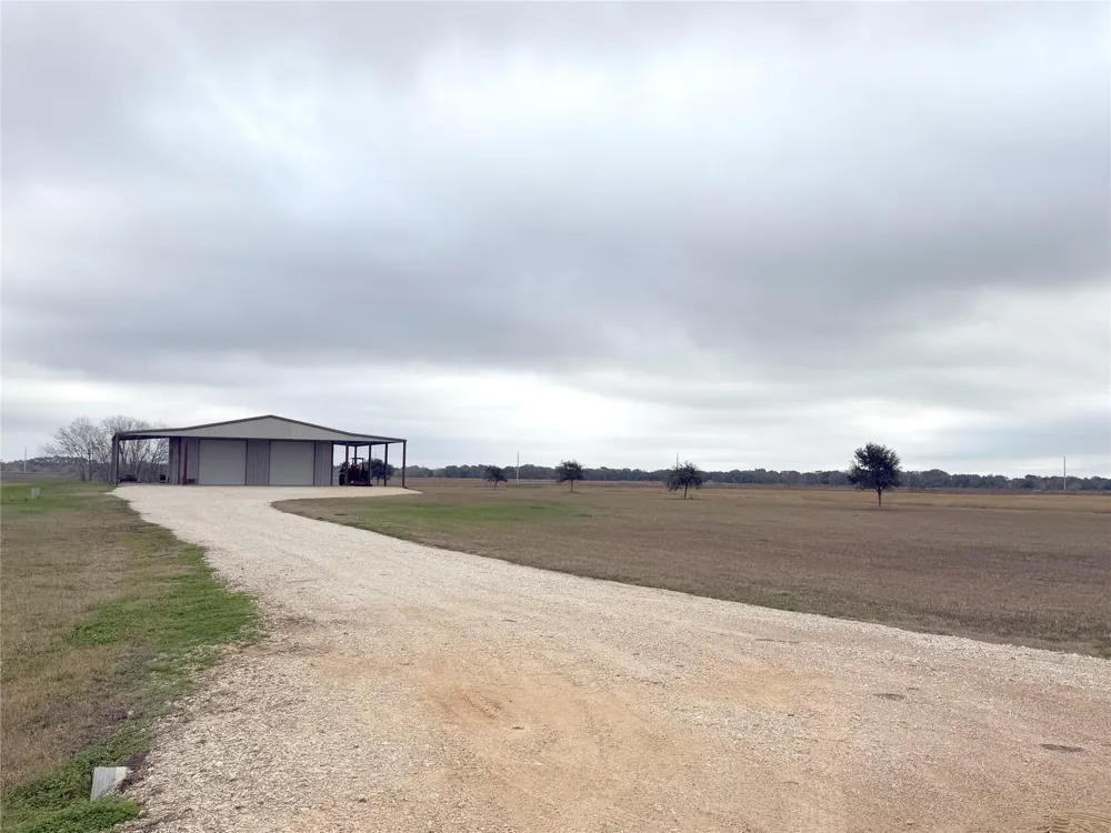 323 Prairie Switch Road El Campo, TX 77437