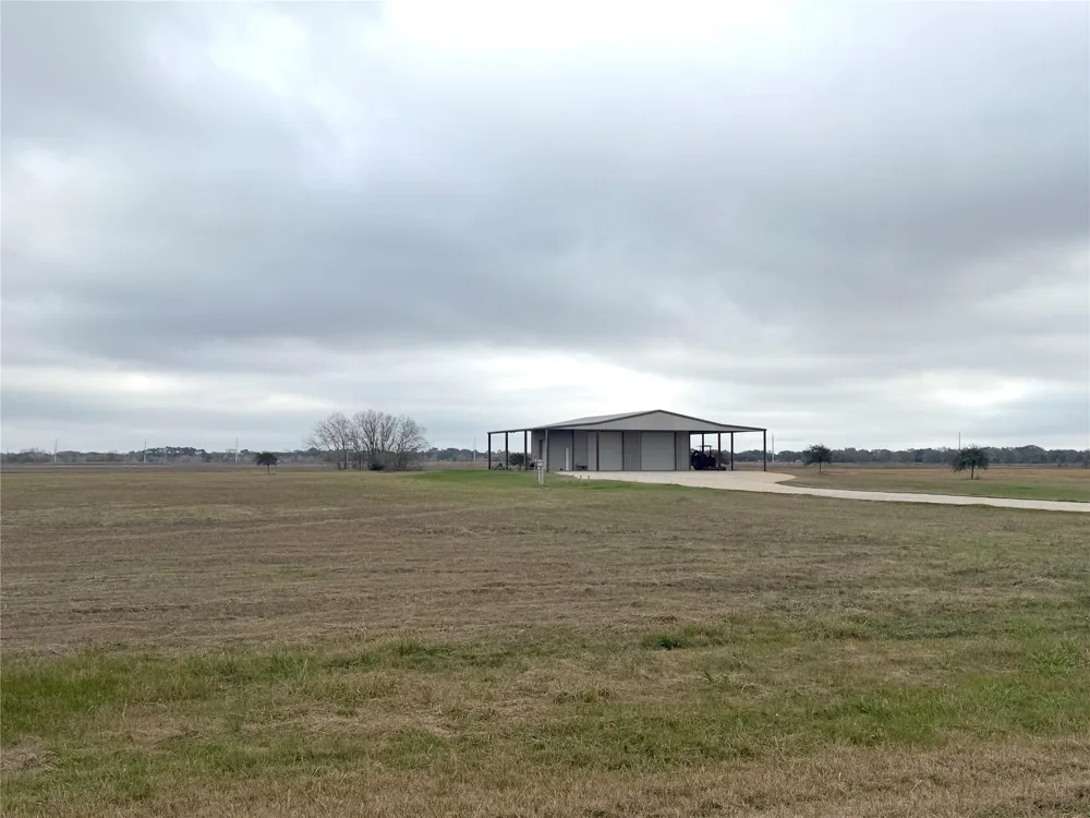 323 Prairie Switch Road El Campo, TX 77437