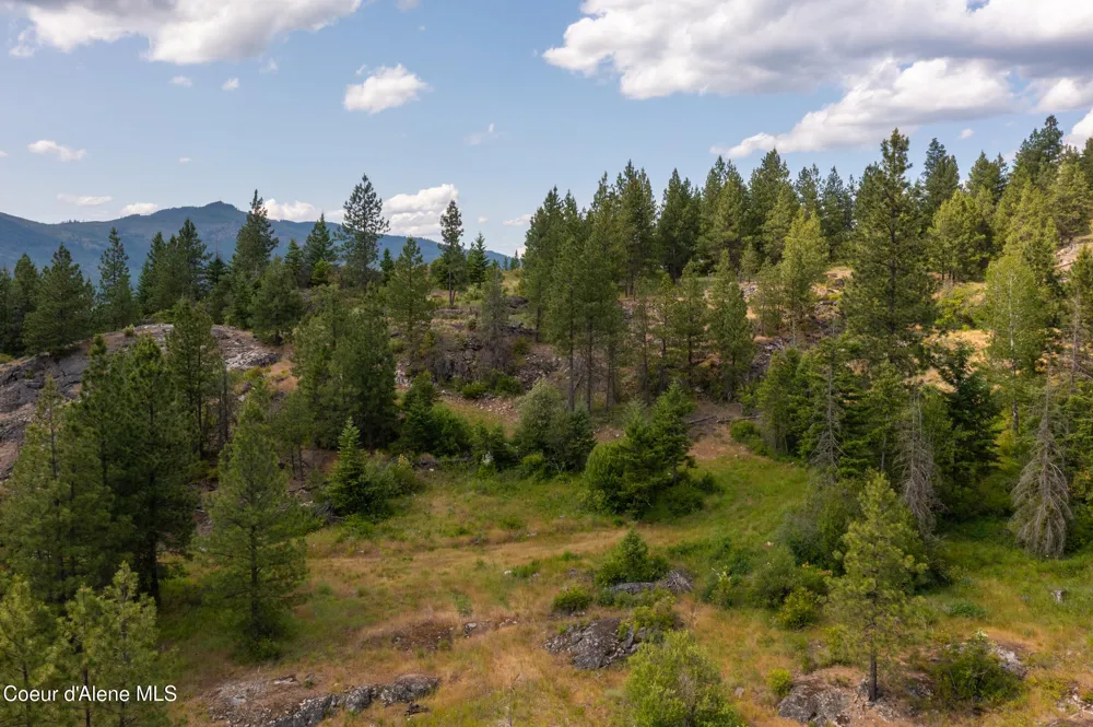 5095 Jewel Lake Road Sagle, ID 83860