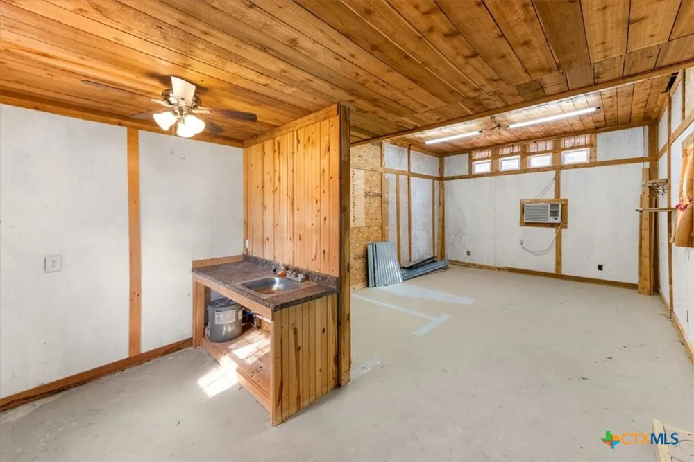 334 CR 1296 Morgan, TX 76671