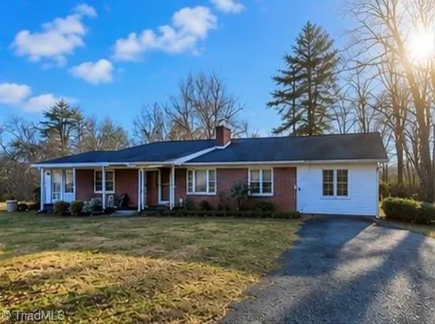 2282 Old Pipers Gap