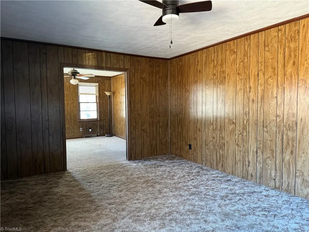 2282 Old Pipers Gap Cana, VA 24317