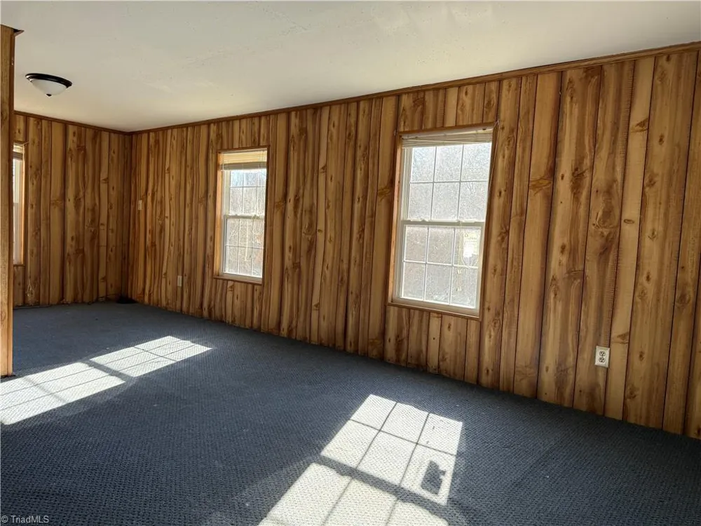2282 Old Pipers Gap Cana, VA 24317