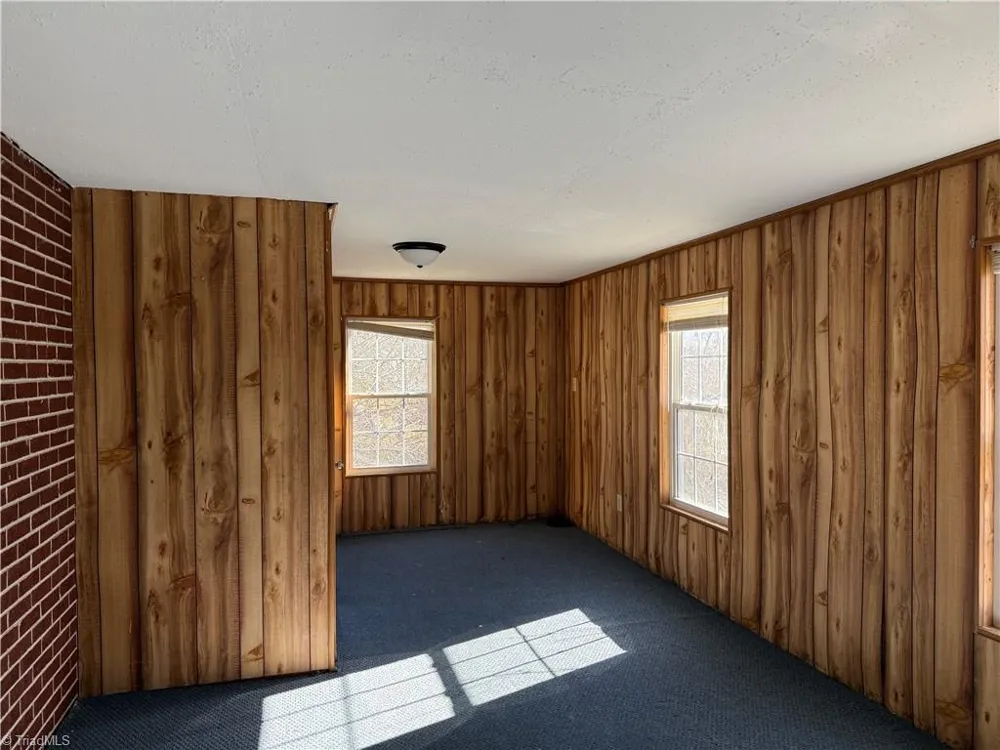 2282 Old Pipers Gap Cana, VA 24317