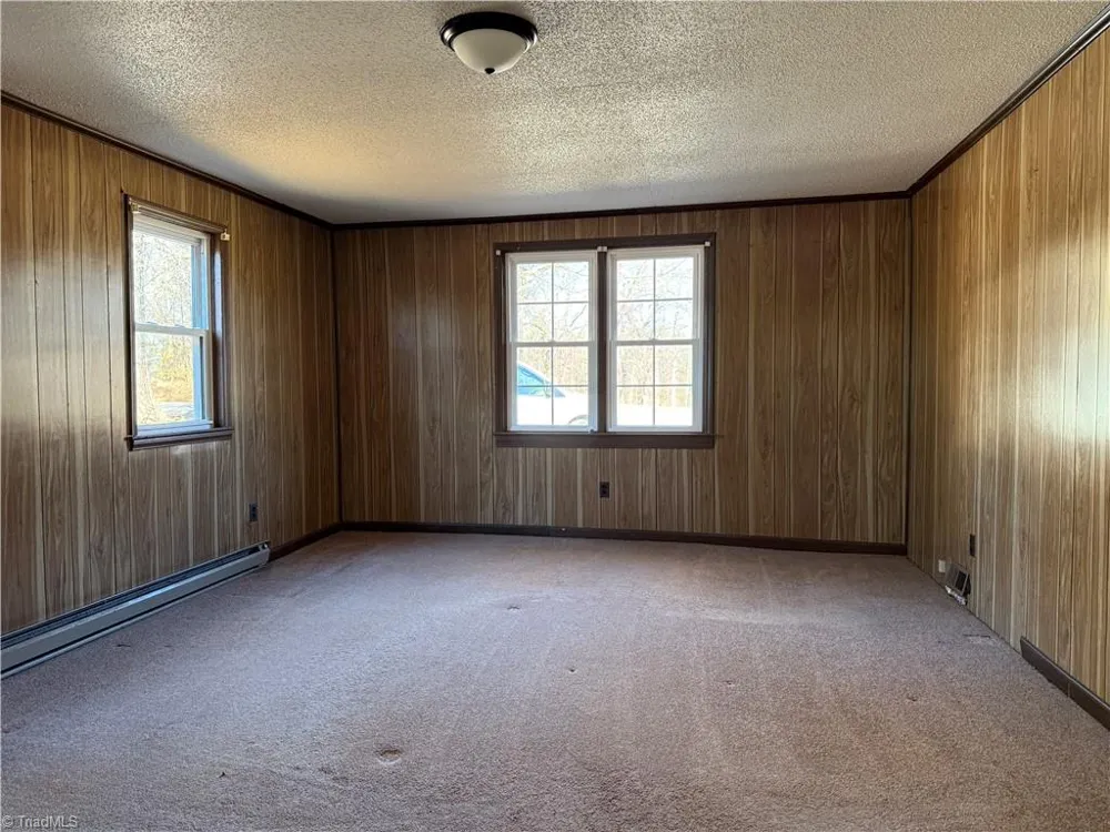 2282 Old Pipers Gap Cana, VA 24317