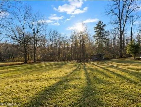 2282 Old Pipers Gap Cana, VA 24317