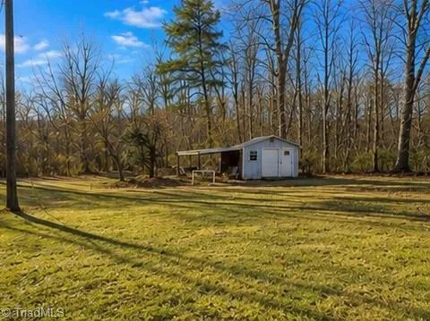 2282 Old Pipers Gap Cana, VA 24317