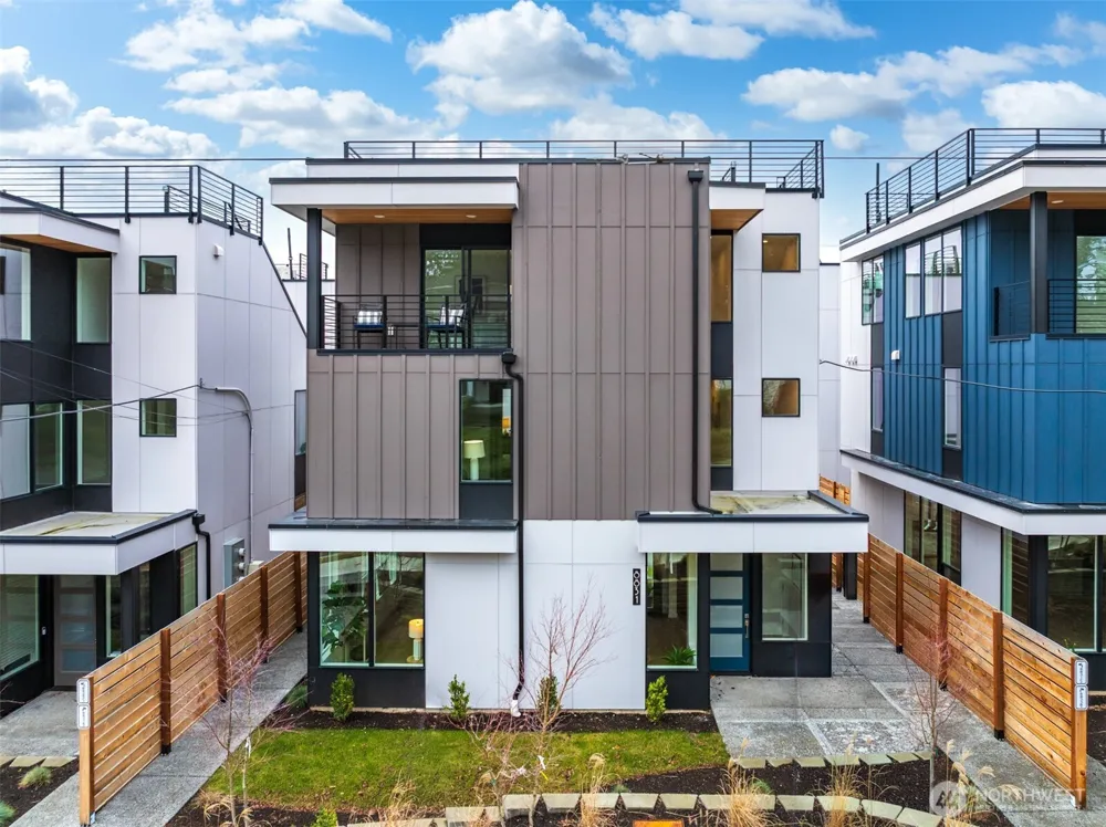 8831 C Wallingford Avenue