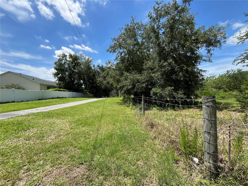 411 ALIBRANDI ROAD Leesburg, FL 34748