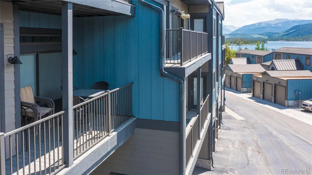 1660 Lakeview Terrace #204F