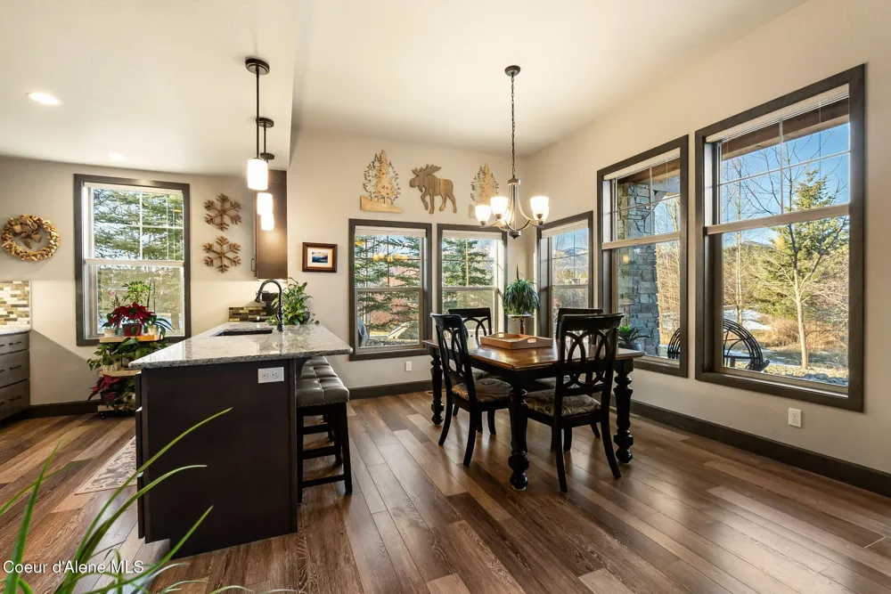 512 Guthrie Place #UNIT 702 Dover, ID 83825
