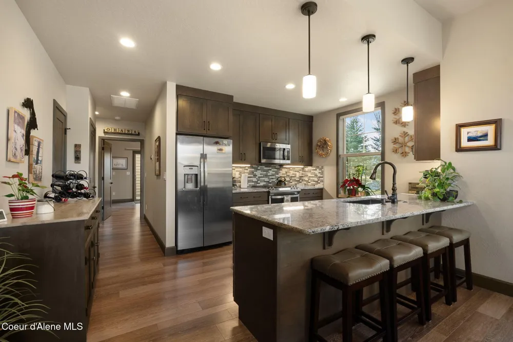 512 Guthrie Place #UNIT 702 Dover, ID 83825