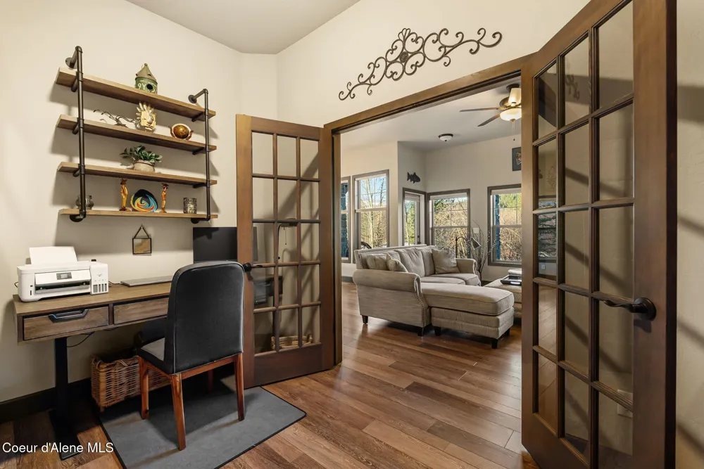 512 Guthrie Place #UNIT 702 Dover, ID 83825