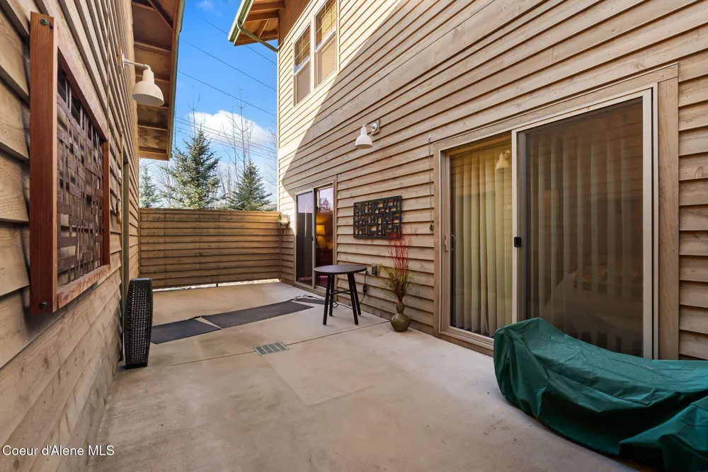512 Guthrie Place #UNIT 702 Dover, ID 83825