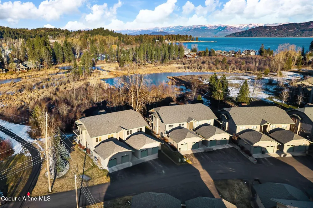 512 Guthrie Place #UNIT 702 Dover, ID 83825